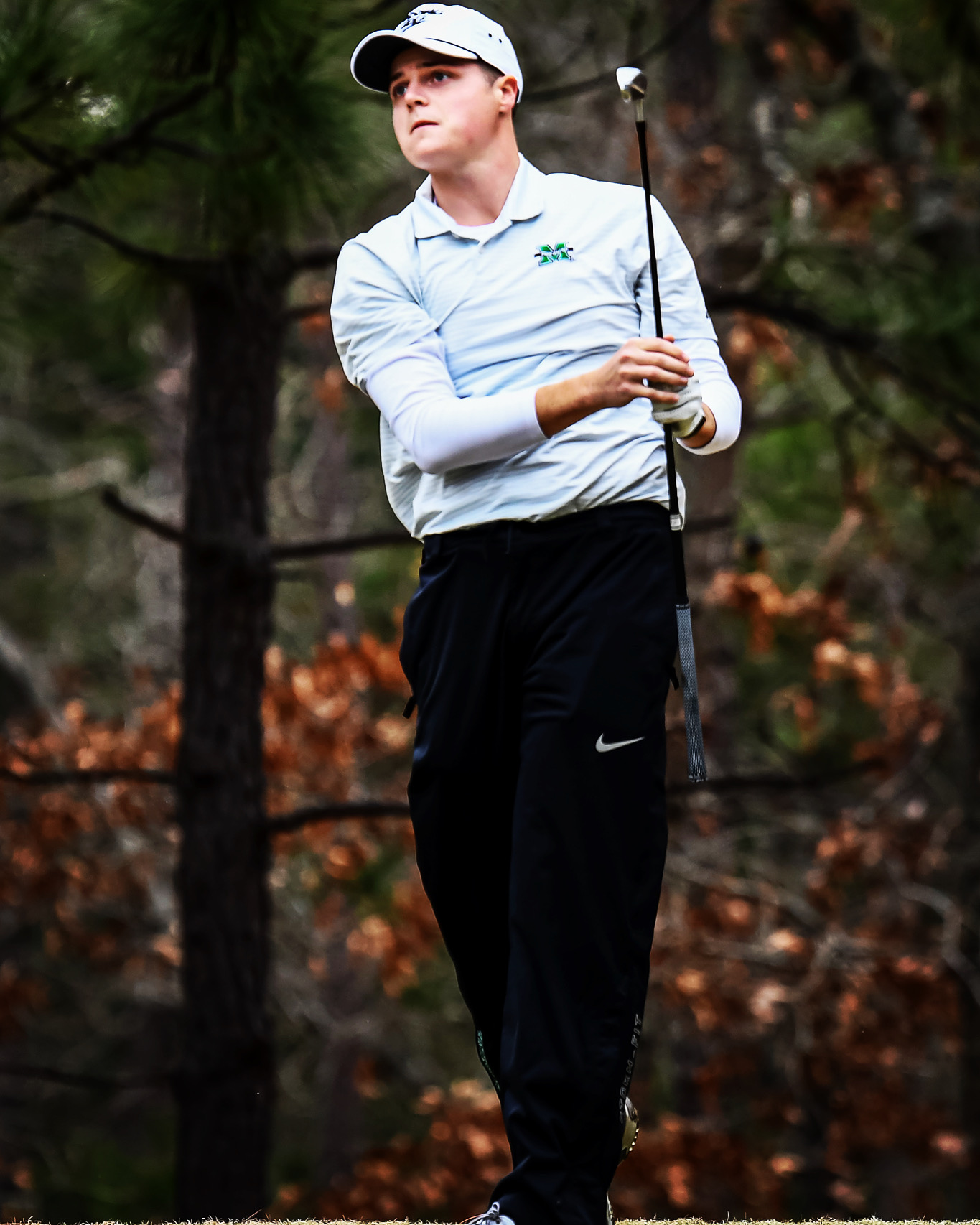 Ben Roeder mid golf swing